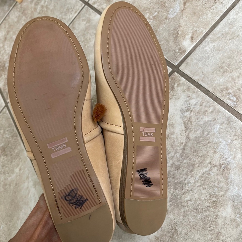 TOMS Kelli Tassel Tan Leather Pointed Toe Flats Shoes Womens 8 new with defect - Picture 5 of 8
